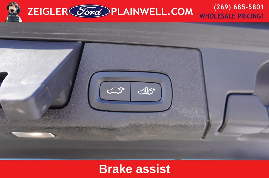 2023 VOLVO XC60 - Image 11