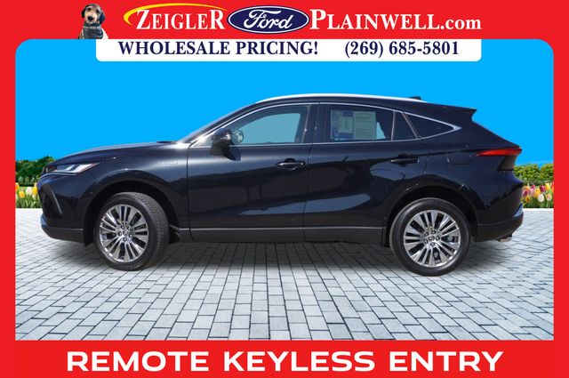 2021 Toyota Venza XLE photo 2