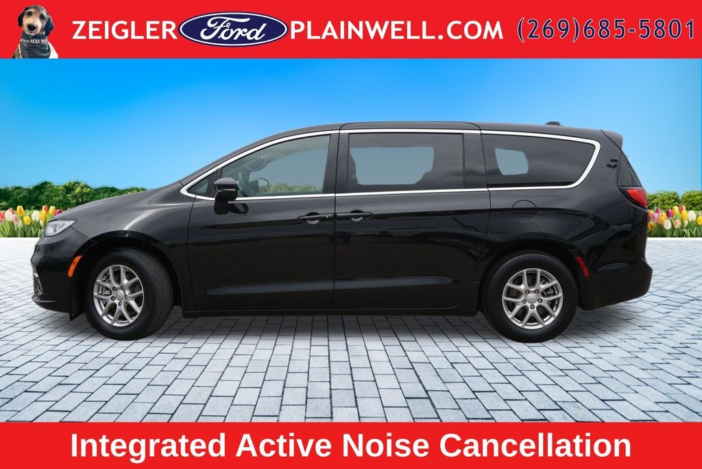 Used 2025 Chrysler Pacifica Select Van Passenger Van