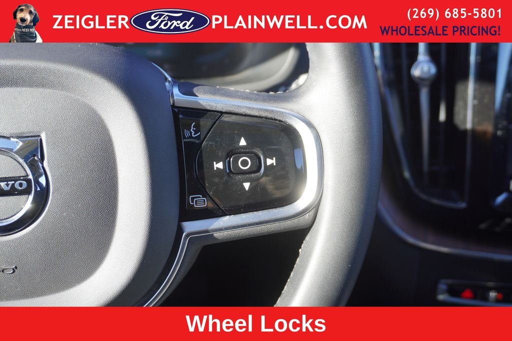 2023 VOLVO XC60 - Image 25