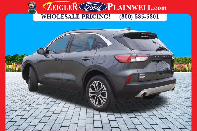2020 Ford Escape SEL photo 3