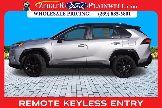2022 Toyota RAV4 Hybrid XSE photo 2