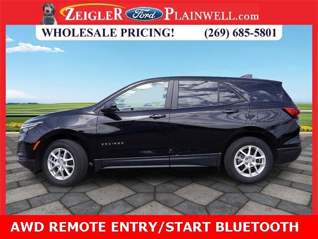 2023 Chevrolet Equinox LS photo 2