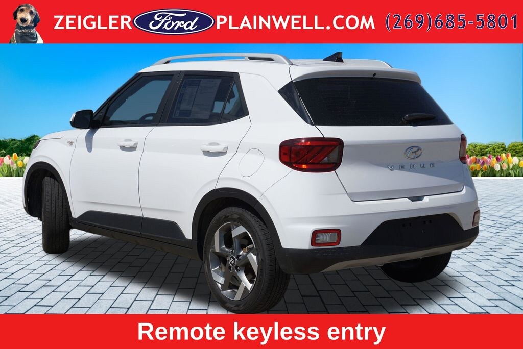 Used 2022 Hyundai Venue SEL SUV