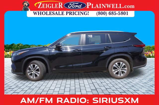 2023 Toyota Highlander Hybrid XLE photo 2