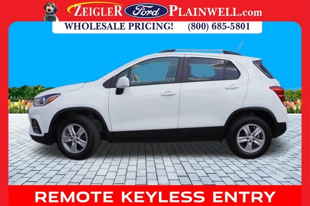 2022 Chevrolet Trax LT photo 2