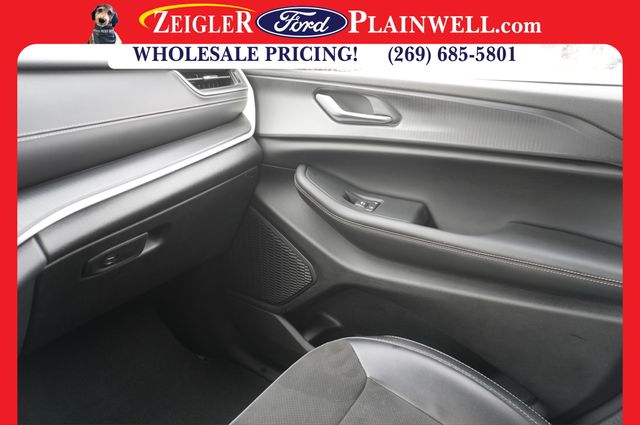 2023 JEEP GRAND CHEROKEE L - Image 35