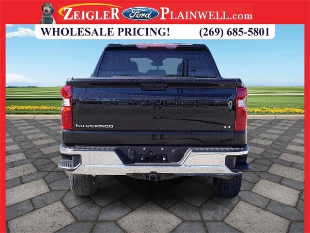 2022 Chevrolet Silverado 1500 LT photo 4