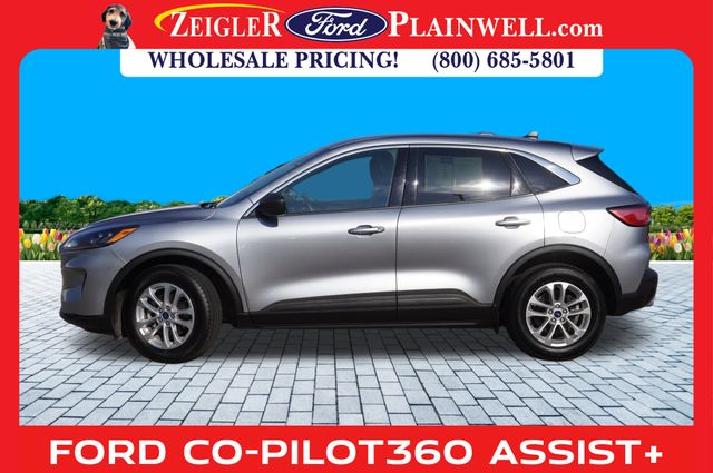 2022 Ford Escape SE photo 2