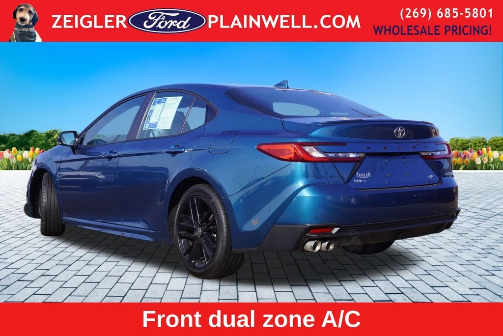 Used 2025 Toyota Camry SE Sedan