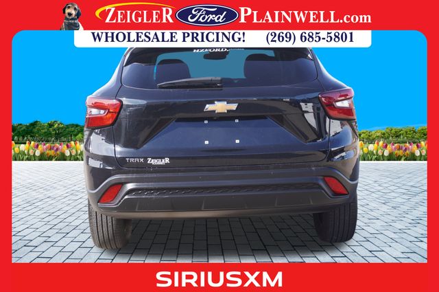 2024 Chevrolet Trax LS photo 4