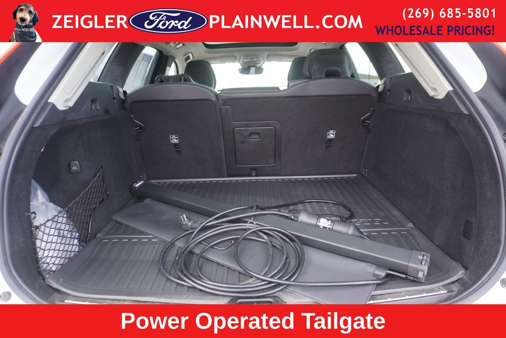 2023 VOLVO XC60 - Image 10