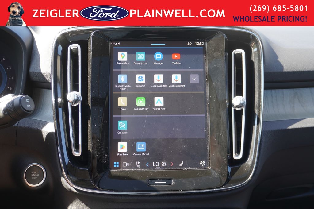 2023 VOLVO XC40 - Image 22