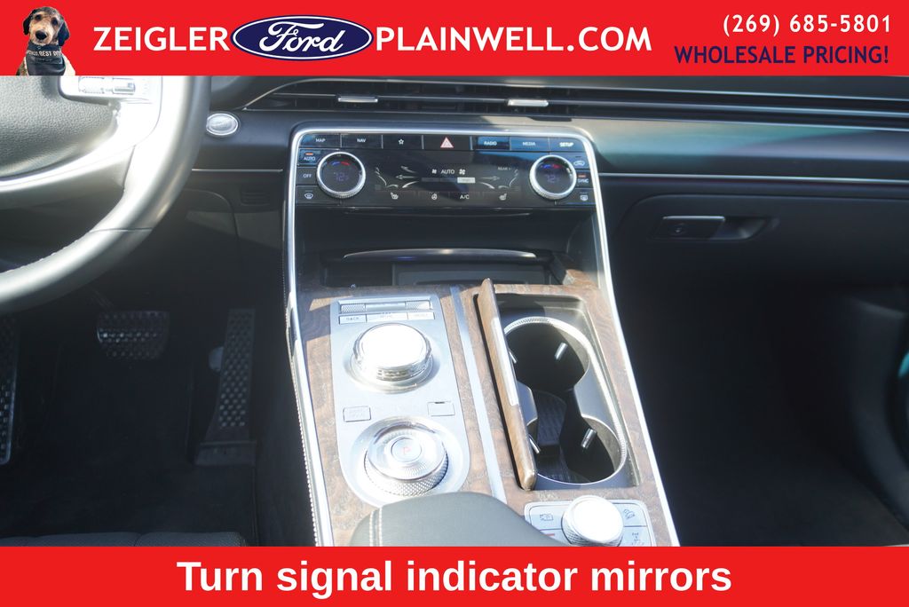 2024 GENESIS GV80 - Image 17