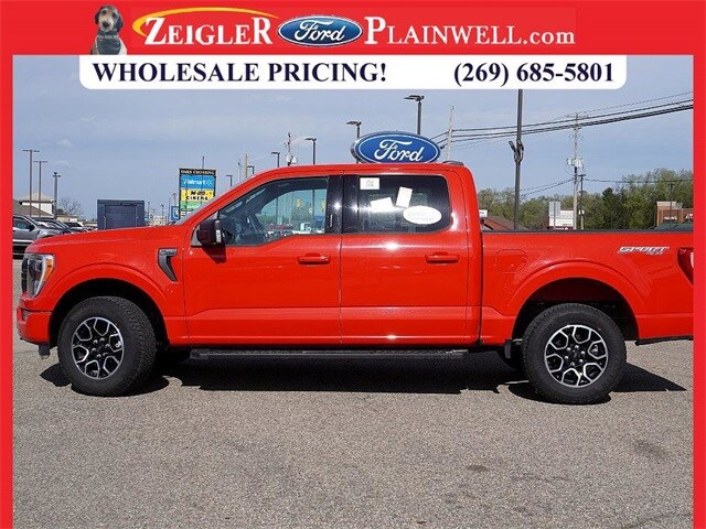 2023 Ford F-150 XLT photo 2