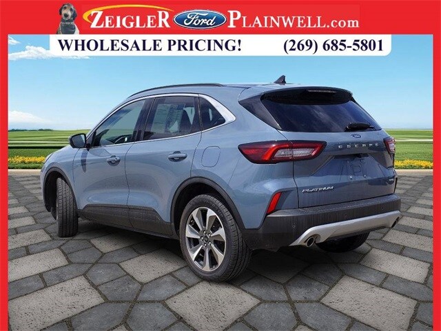 2023 Ford Escape Platinum photo 3