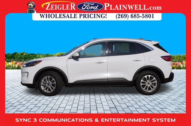 2021 Ford Escape SE Hybrid photo 2