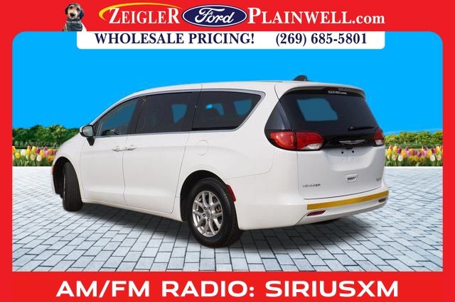 2023 Chrysler Voyager LX photo 3