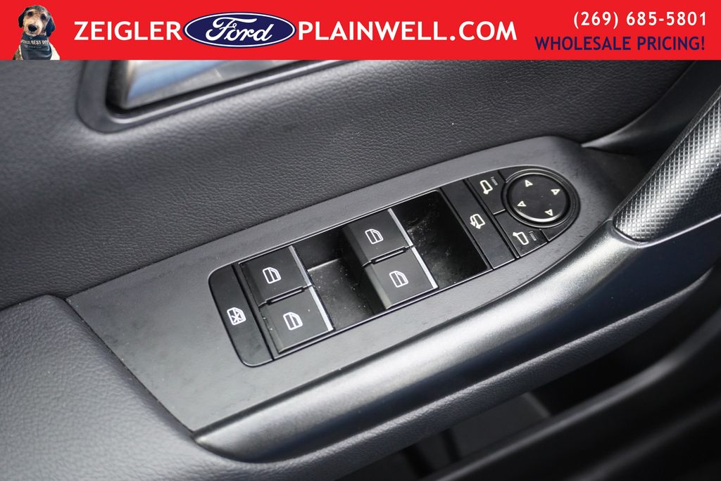 2025 MAZDA CX-50 - Image 31