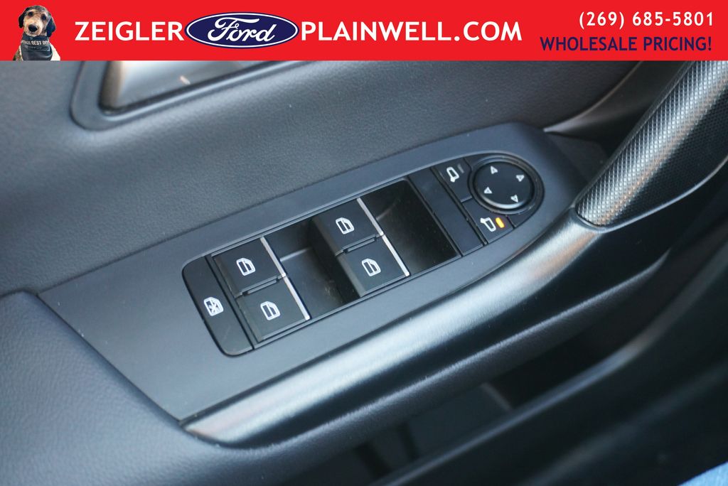 2025 MAZDA CX-50 - Image 32