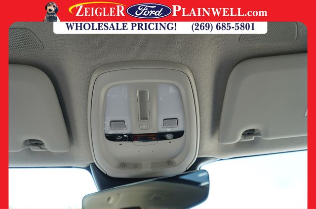 2023 VOLVO XC40 - Image 33