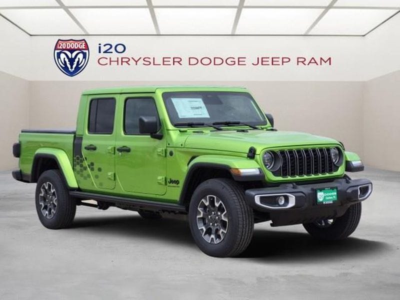 2026 Jeep Gladiator Sahara Auto's photo