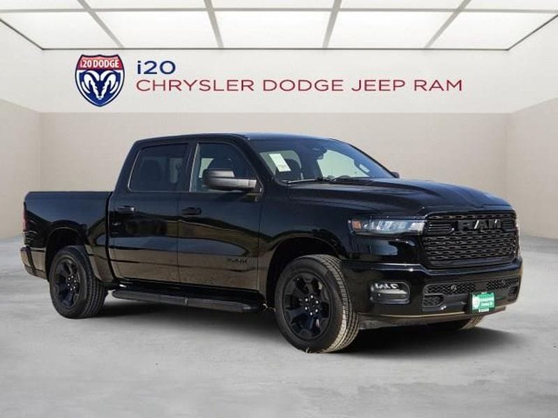 New 2026 Ram 1500 EXPRESS CREW CAB 4X4 5'7 BOX