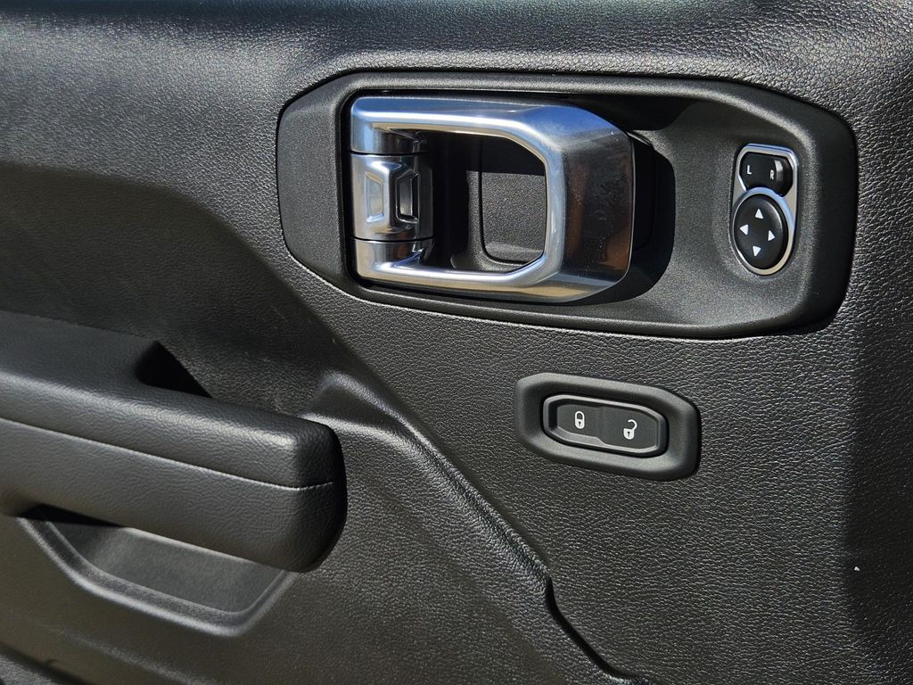 2025 Jeep Gladiator Rubicon - Photo 17