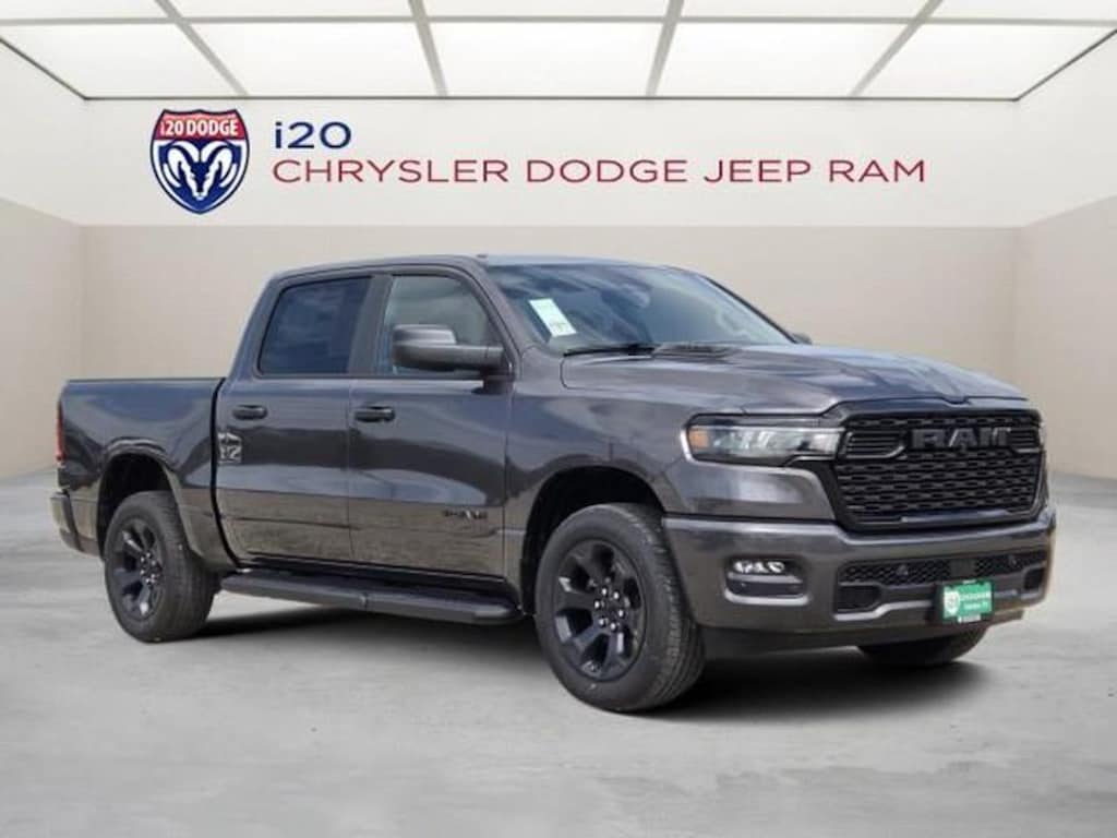 New 2026 Ram 1500 EXPRESS CREW CAB 4X4 5'7 BOX Pickup