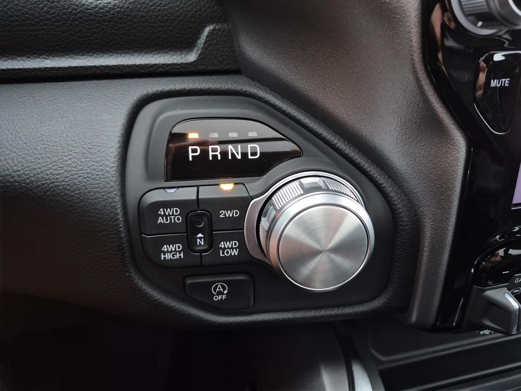 2026 RAM 1500 Laramie - Photo 24