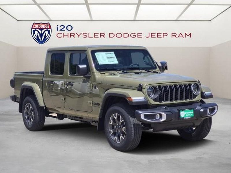 2026 Jeep Gladiator Sahara Auto's photo