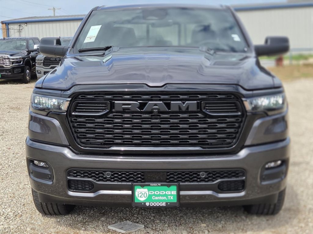 New 2026 Ram 1500 EXPRESS CREW CAB 4X4 5'7 BOX Pickup