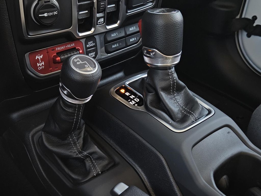2025 Jeep Gladiator Rubicon - Photo 16