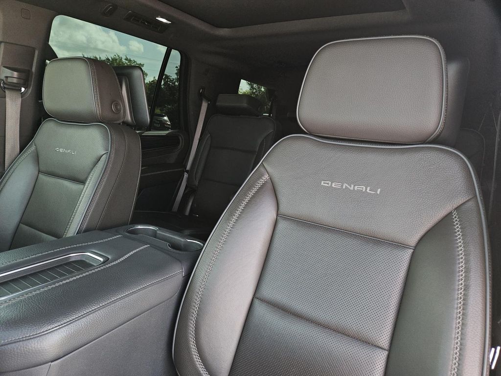 2021 GMC Yukon Denali - Photo 27