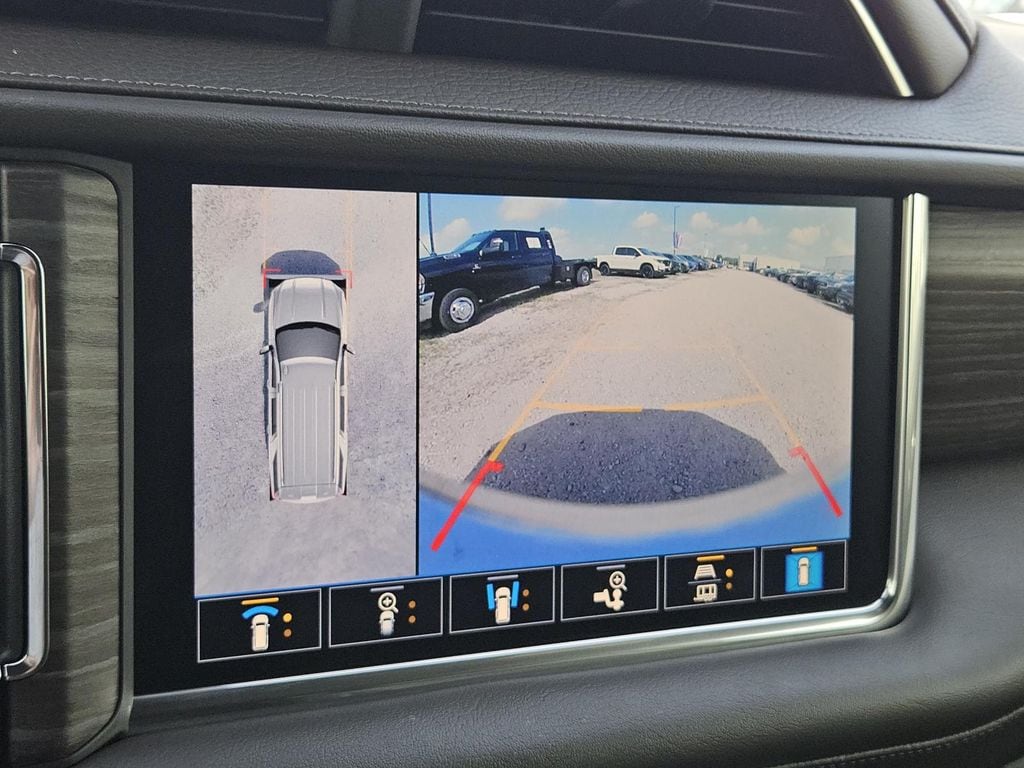 2021 GMC Yukon Denali - Photo 17