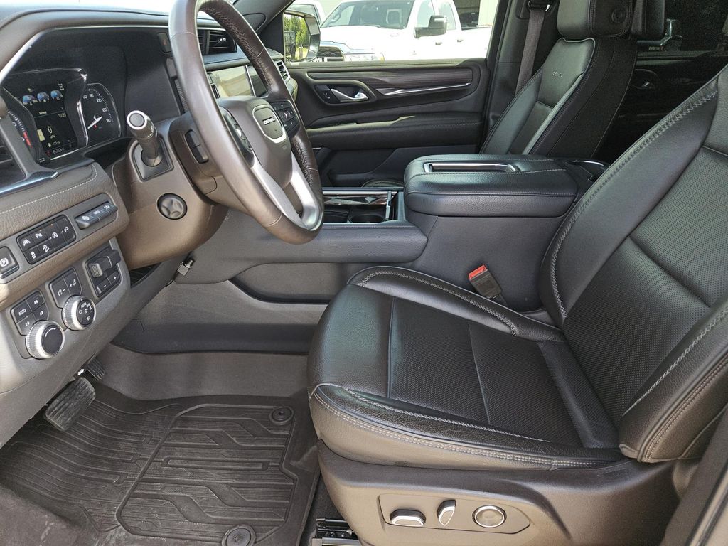 2021 GMC Yukon Denali - Photo 26
