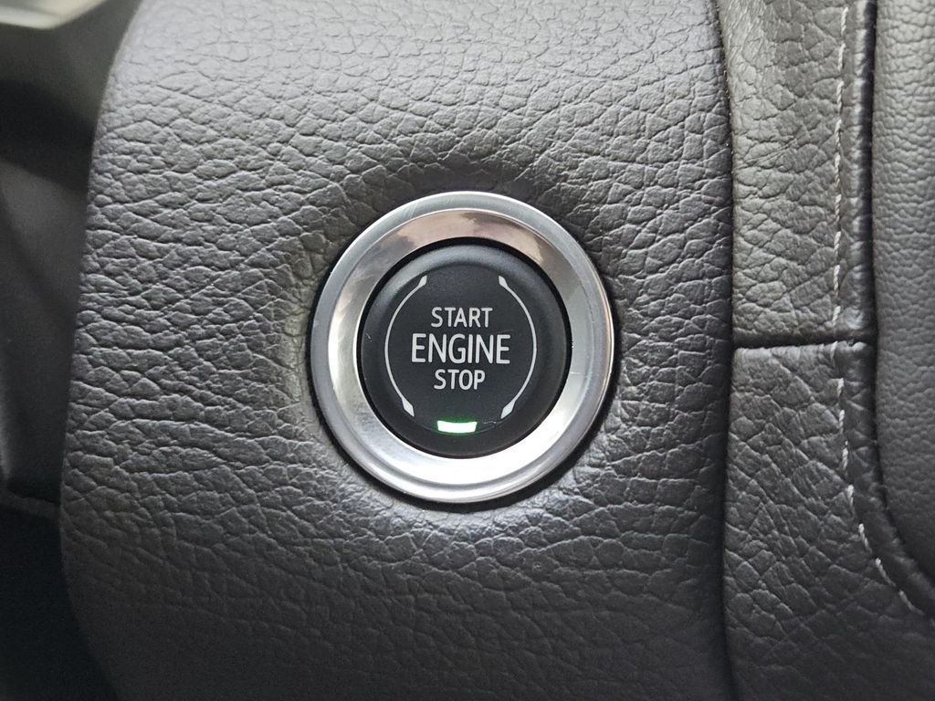 2021 GMC Yukon Denali - Photo 19