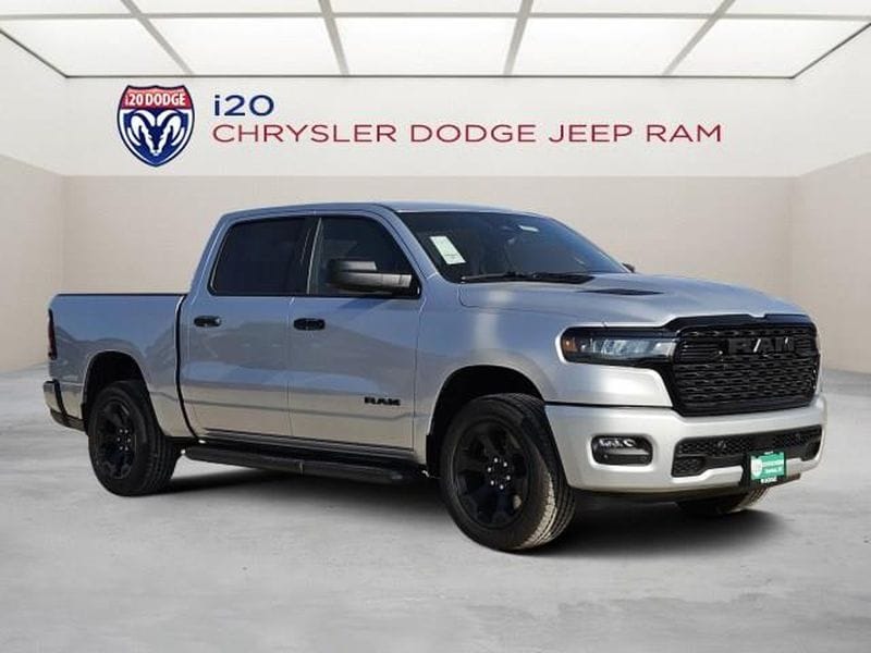 New 2026 Ram 1500 EXPRESS CREW CAB 4X4 5'7 BOX