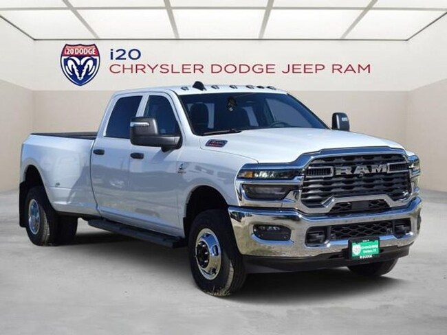 2026 Ram 3500 TRADESMAN CREW CAB 4X4 8' BOX Pickup
