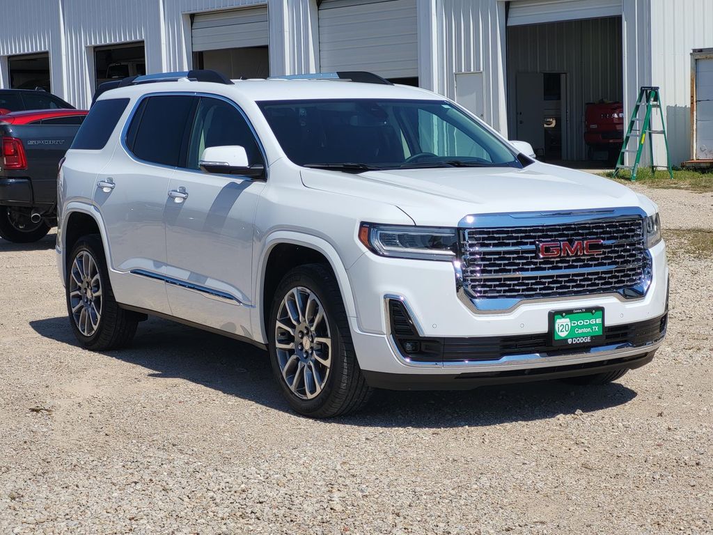 2023 GMC Acadia Denali