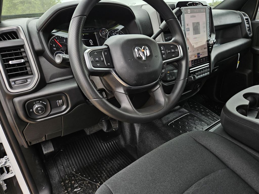 2025 RAM 3500 Chassis Tradesman - Photo 13