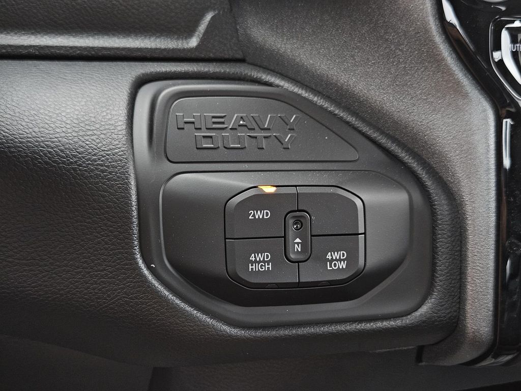 2025 RAM 3500 Chassis Tradesman - Photo 9