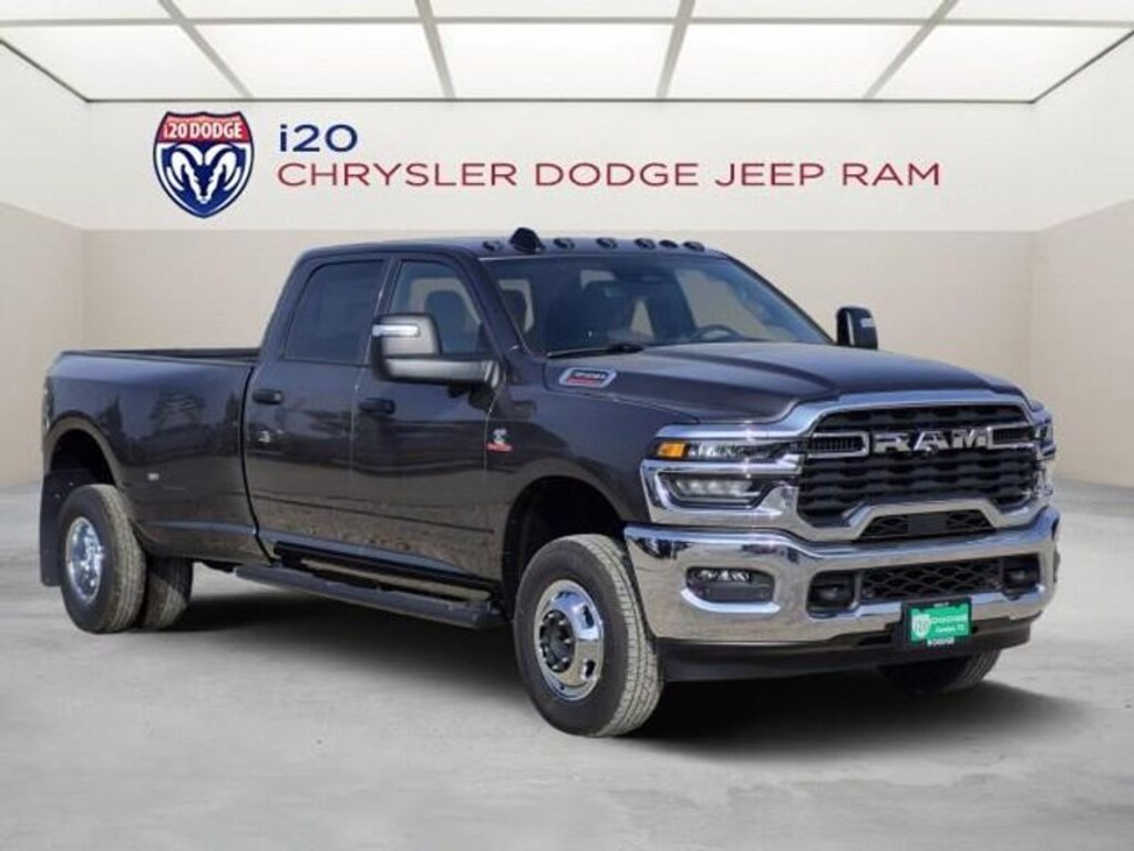 New 2026 Ram 3500 TRADESMAN CREW CAB 4X4 8' BOX Pickup