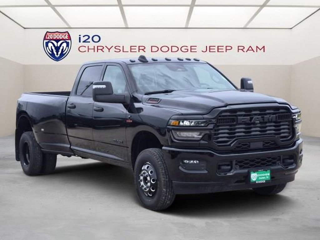 2026 Ram 3500 BIG HORN CREW CAB 4X4 Pickup
