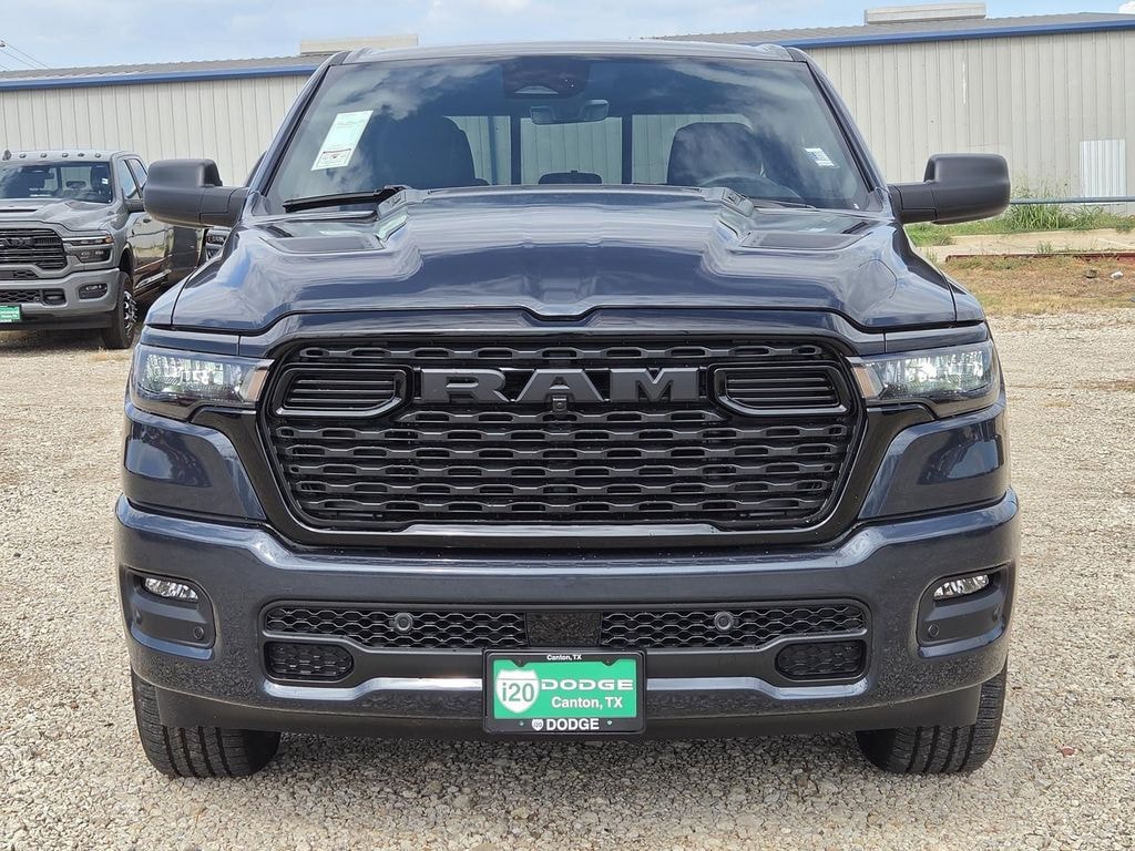 New 2026 Ram 1500 EXPRESS CREW CAB 4X4 5'7 BOX Pickup