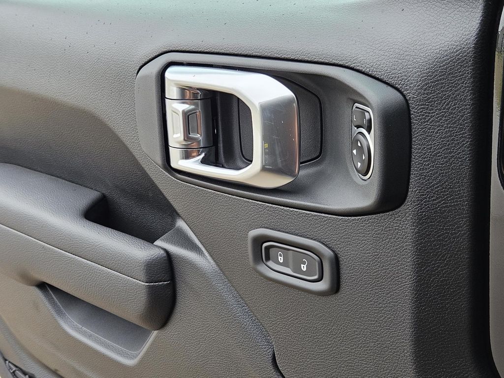 2025 Jeep Wrangler 4-Door Sport S - Photo 16