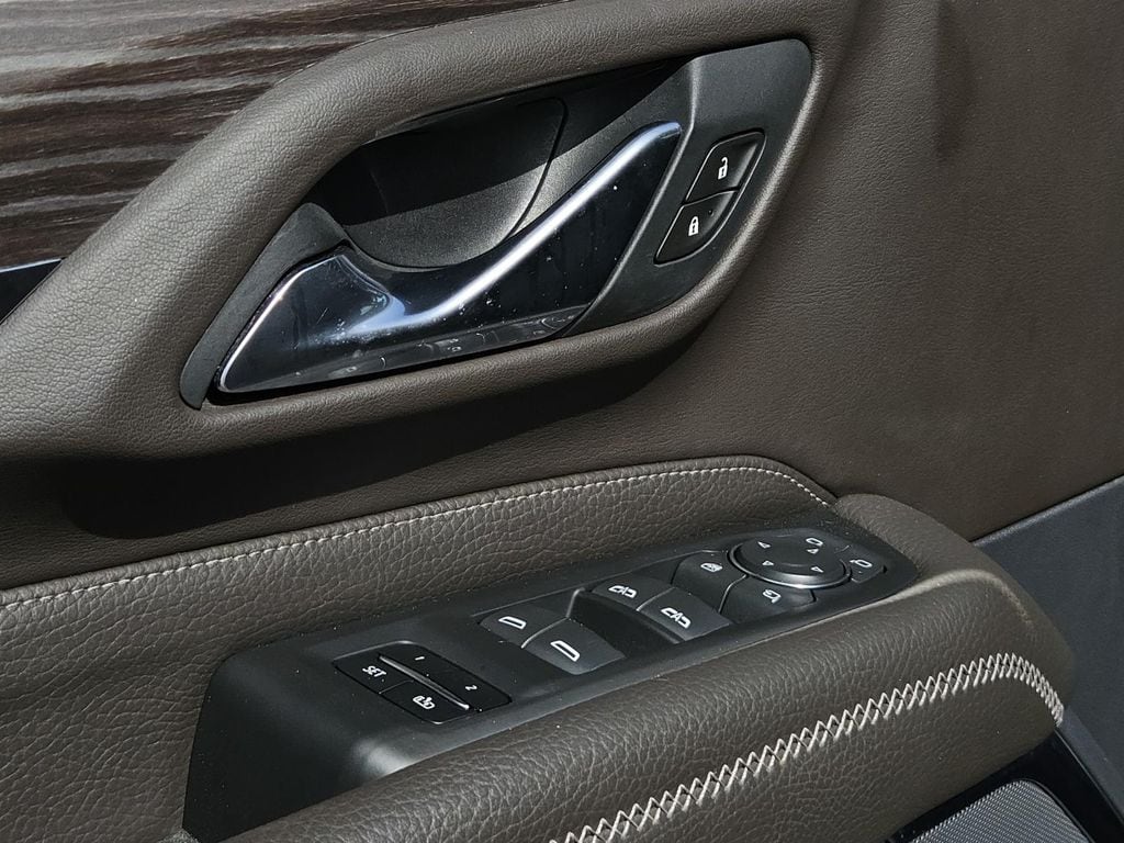 2021 GMC Yukon Denali - Photo 29