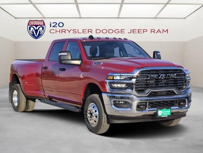 2026 Ram 3500 TRADESMAN CREW CAB 4X4 8' BOX Pickup