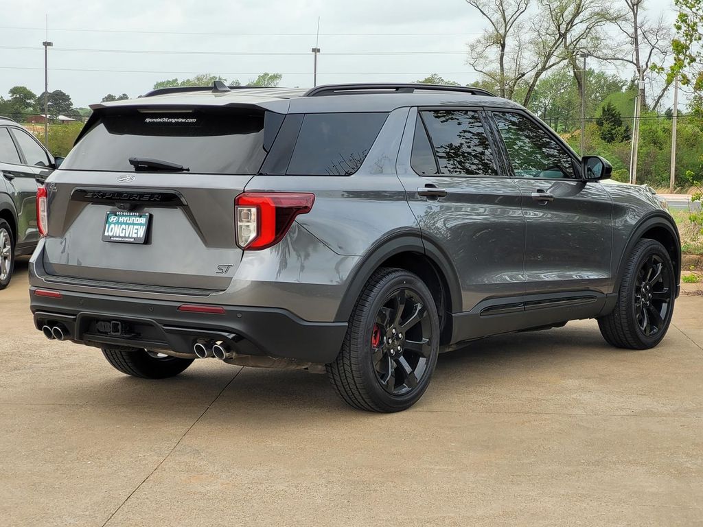 2022 Ford Explorer ST photo 4