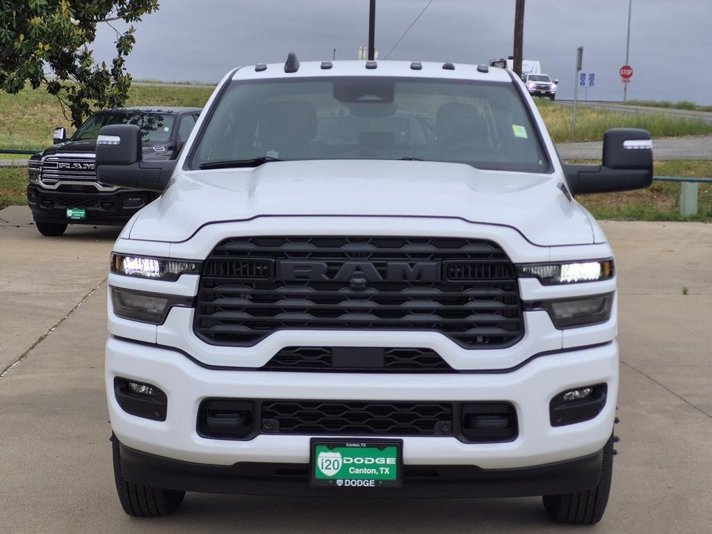 New 2026 Ram 3500 LONE STAR CREW CAB 4X4 8' BOX Pickup